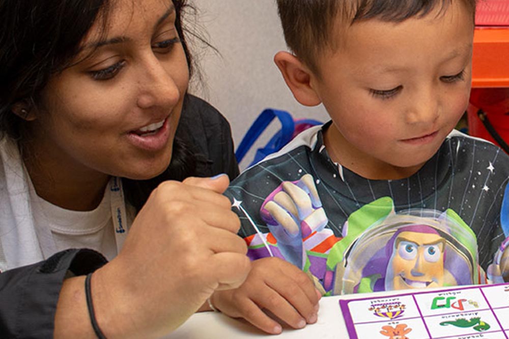 Bhanvana talks with child in Mexico