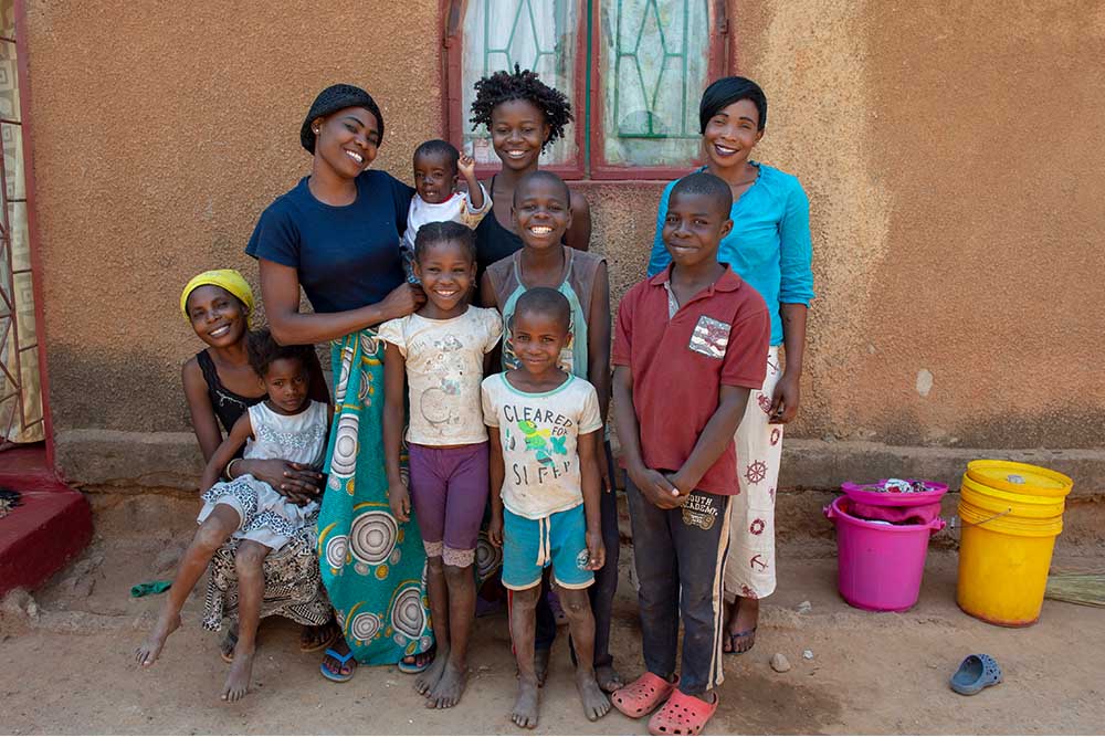 Samson's extended family poses together