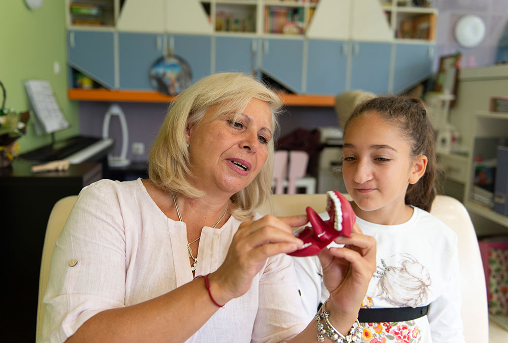 Yordanka with a patient