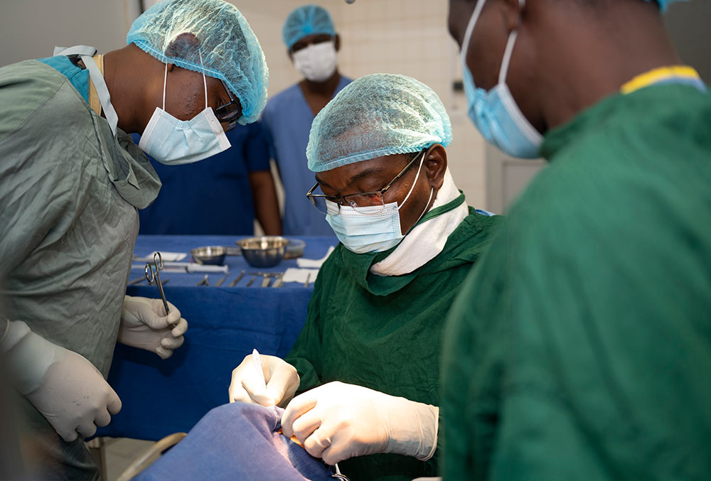 Dr. Akakpo-Numado performing a Smile Train-sponsored cleft surgery