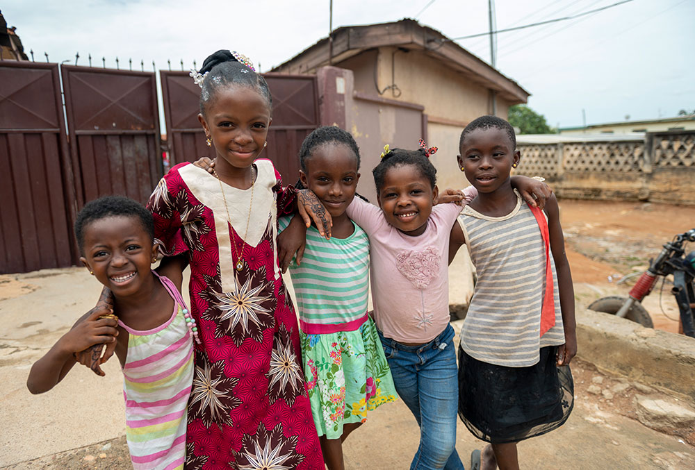 Rawdah with other children from her neighborhood