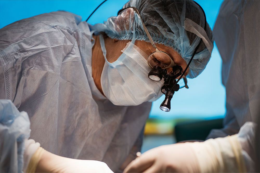 Dr. Tetruieva performing a cleft surgery