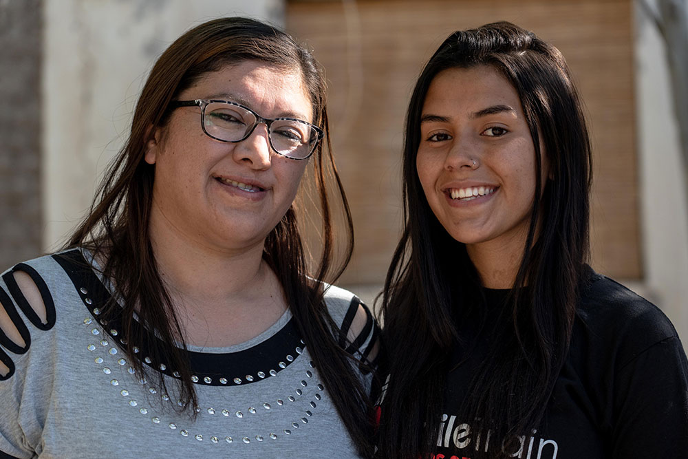 Vanesa and Sofia smiling