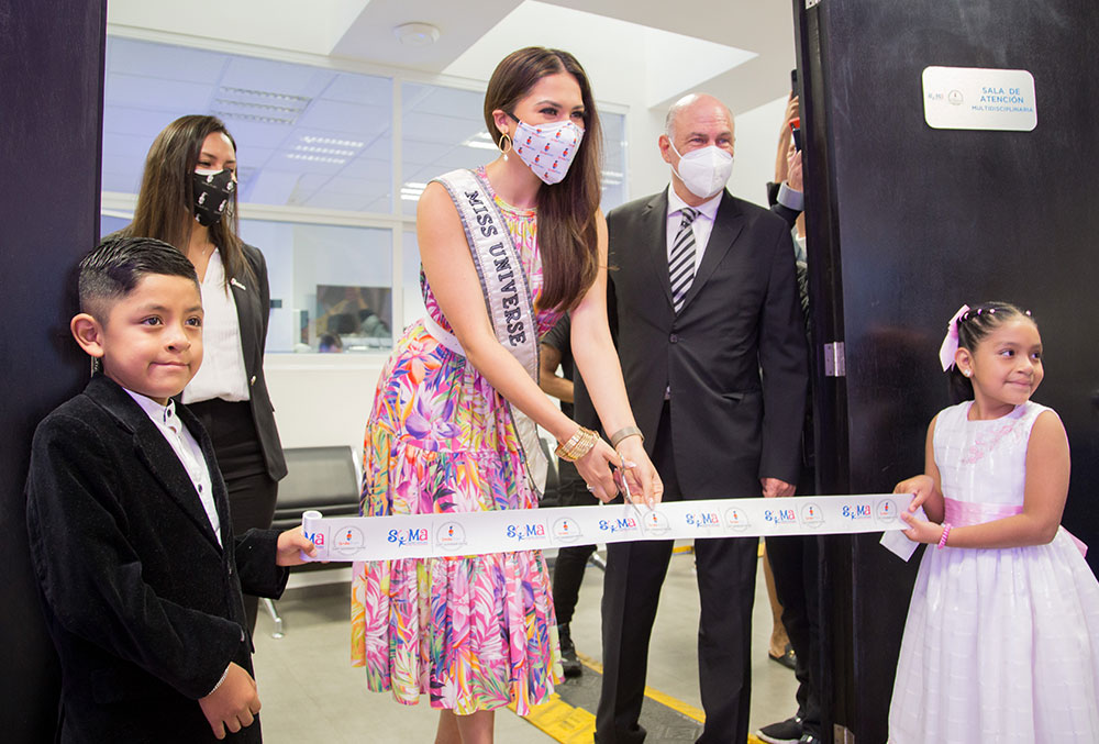 Miss Universe Andrea Meza cuts the ribbon at Centro SUMA in Mexico City