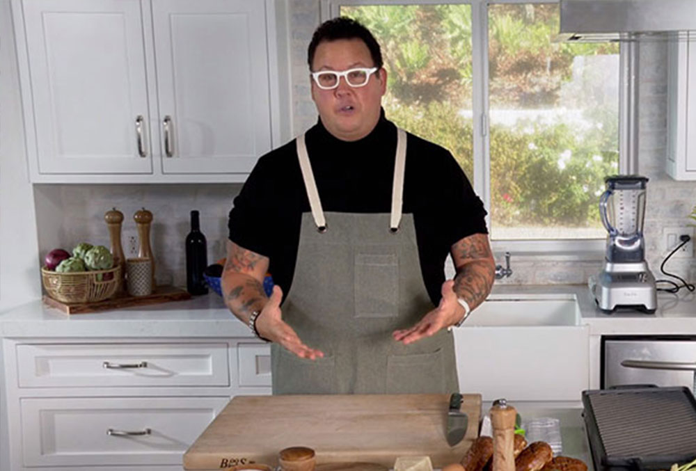 Chef Graham Elliot raises money for Smile Train on 'Selena + Chef'