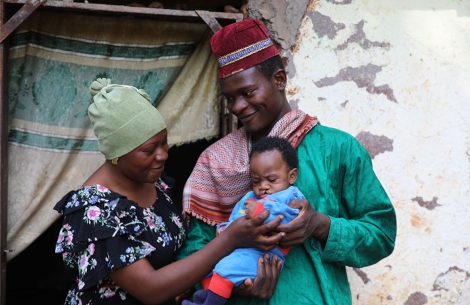 Mouhamed with his parents