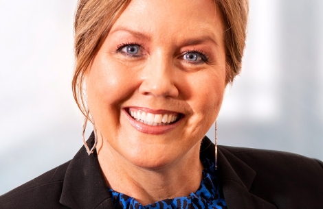 Andrea Frohning headshot
