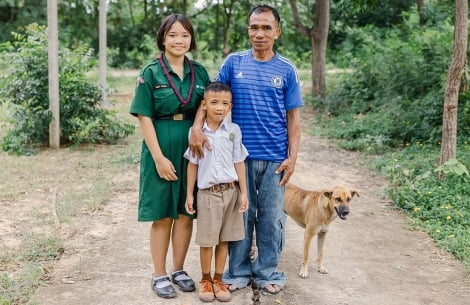 Aitya, Anuwat, and Chaipishek smiling