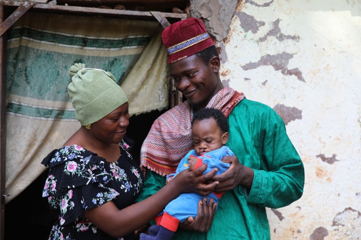 Mouhamed with his parents