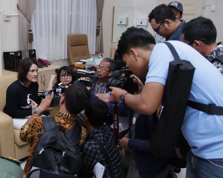 Smile Train CEO talks to press in Indonesia