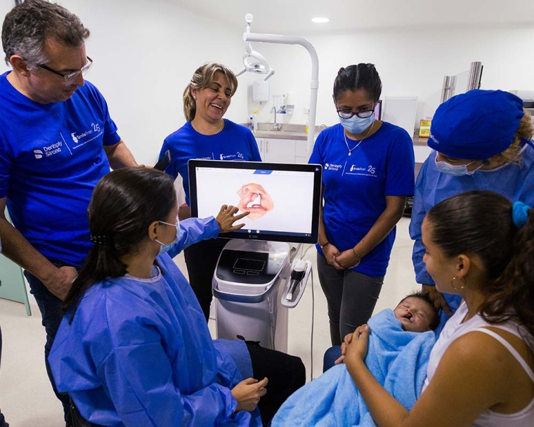 participants at the Dentsply Sirona training