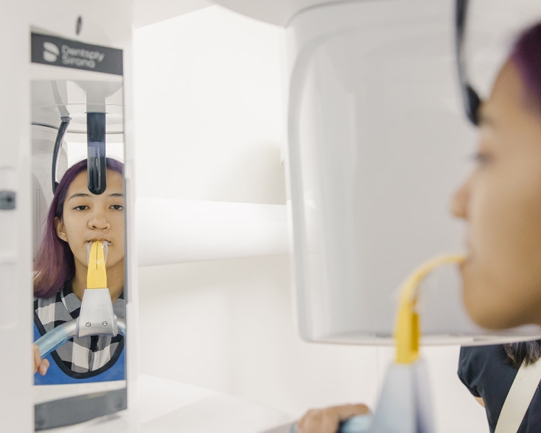 Cleft-affected patient getting a Dentsply Sirona-supported oral x-ray
